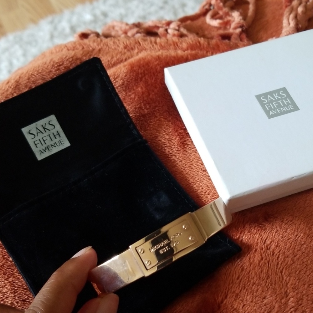 MICHEAL KORS ROSE GOLD BRACELET